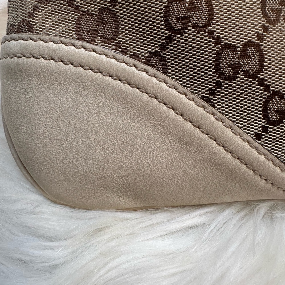Authentic Gucci hobo bag - Picture 8 of 13